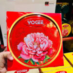 hop banh yogee oat festive collection 305g 1