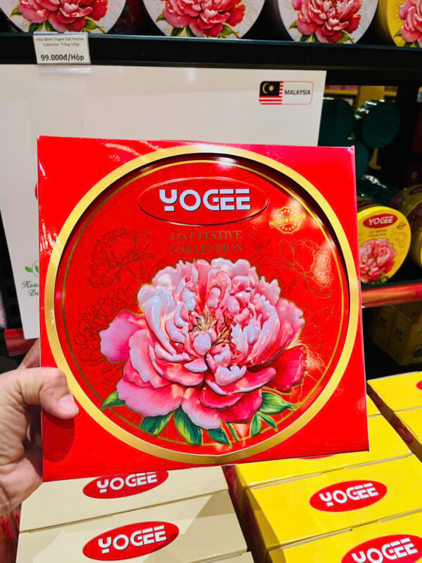 hop banh yogee oat festive collection 305g 1